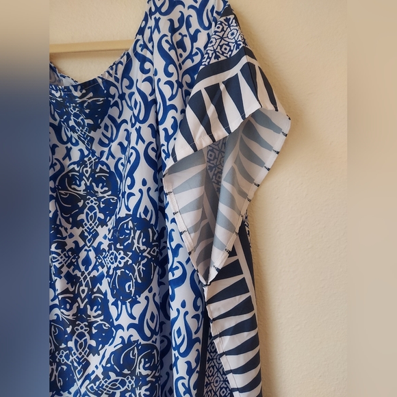 Cupshe Blue and White  Maxi Kaftan, OS - Picture 5 of 7